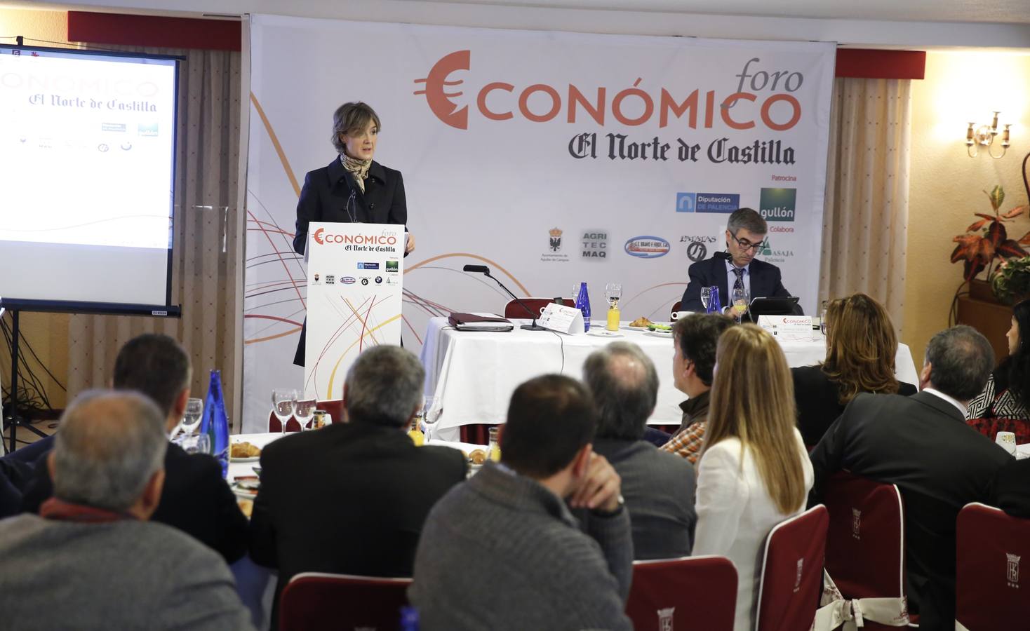 La ministra de Agricultura, Isabel García Tejerina, en el Foro Económico de El Norte de Castilla celebrado en Aguilar de Campoo (Palencia)