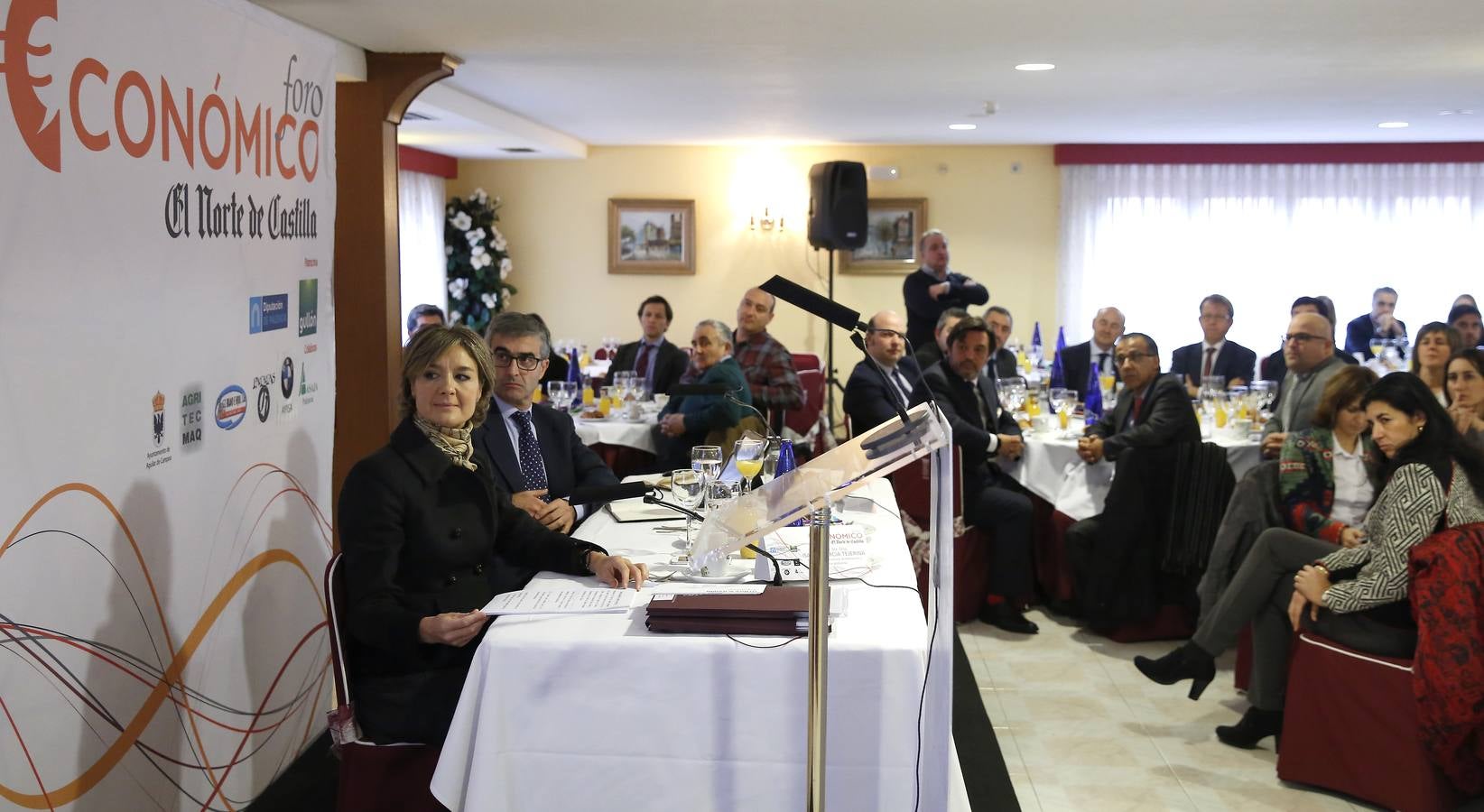 La ministra de Agricultura, Isabel García Tejerina, en el Foro Económico de El Norte de Castilla celebrado en Aguilar de Campoo (Palencia)
