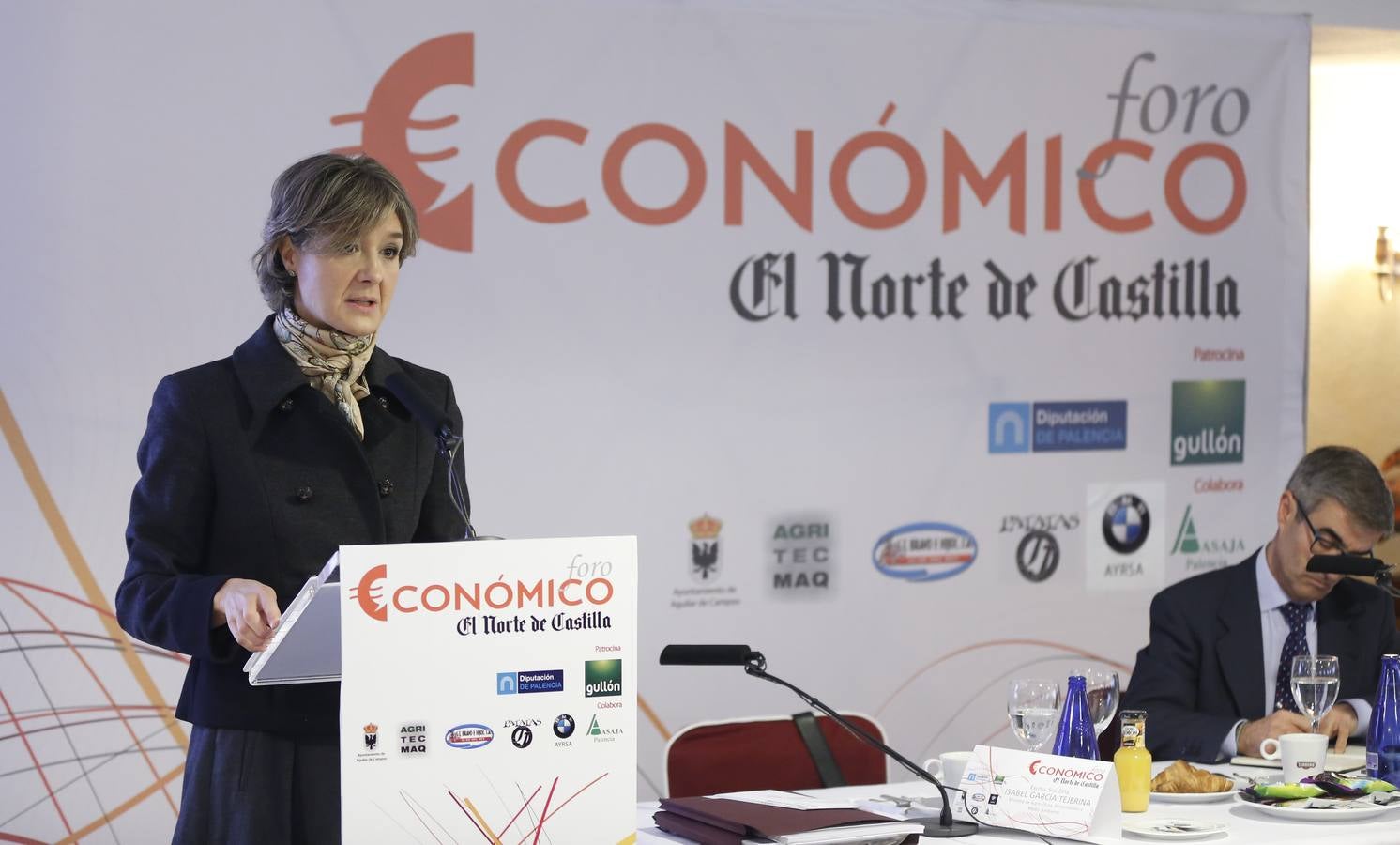 La ministra de Agricultura, Isabel García Tejerina, en el Foro Económico de El Norte de Castilla celebrado en Aguilar de Campoo (Palencia)