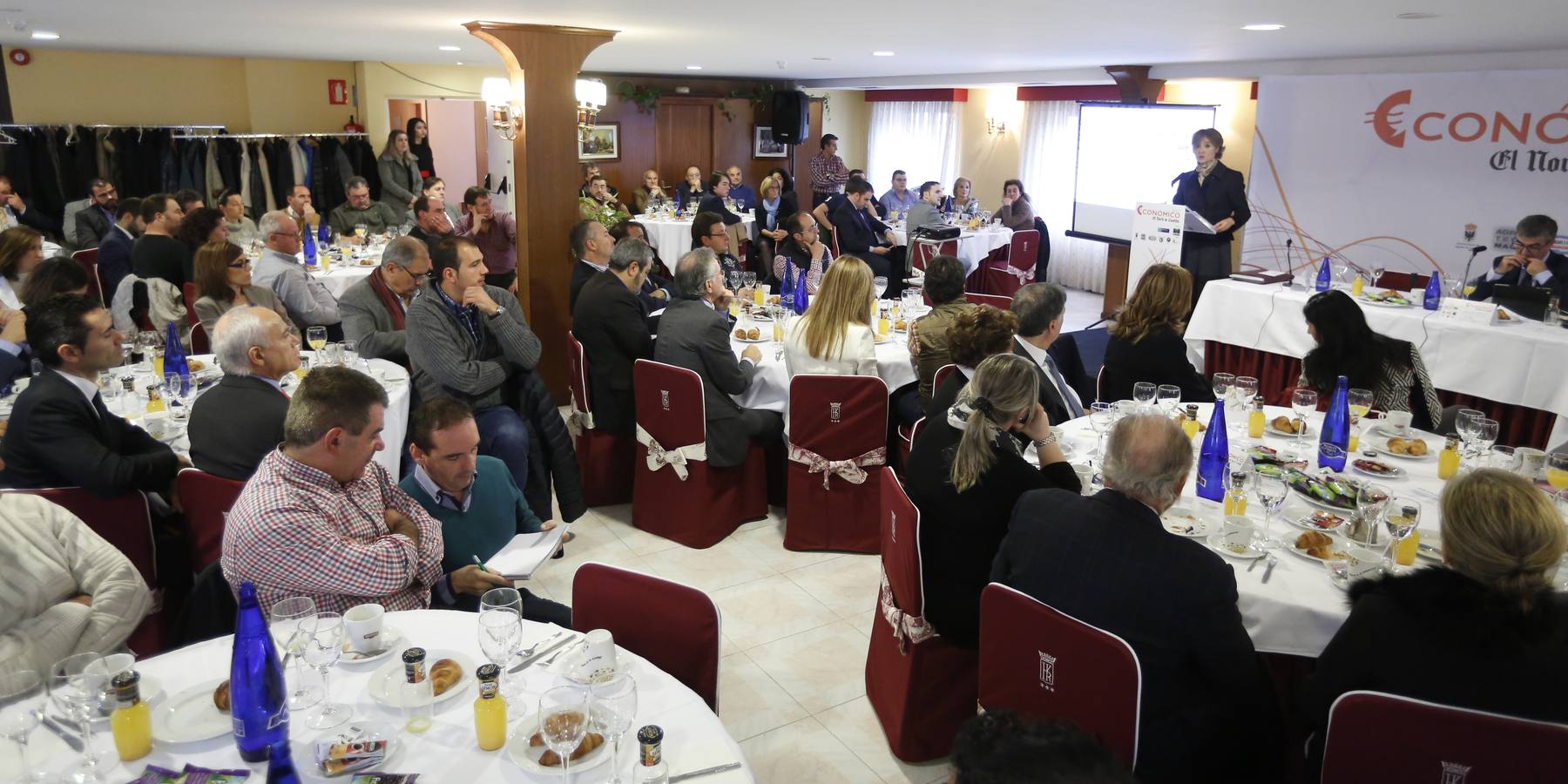 La ministra de Agricultura, Isabel García Tejerina, en el Foro Económico de El Norte de Castilla celebrado en Aguilar de Campoo (Palencia)