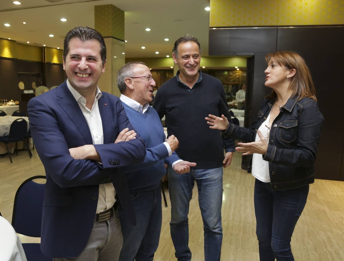 El exdirigente socialista Alfredo Pérez Rubalcaba inicia la campaña electoral del PSOE en Valladolid.