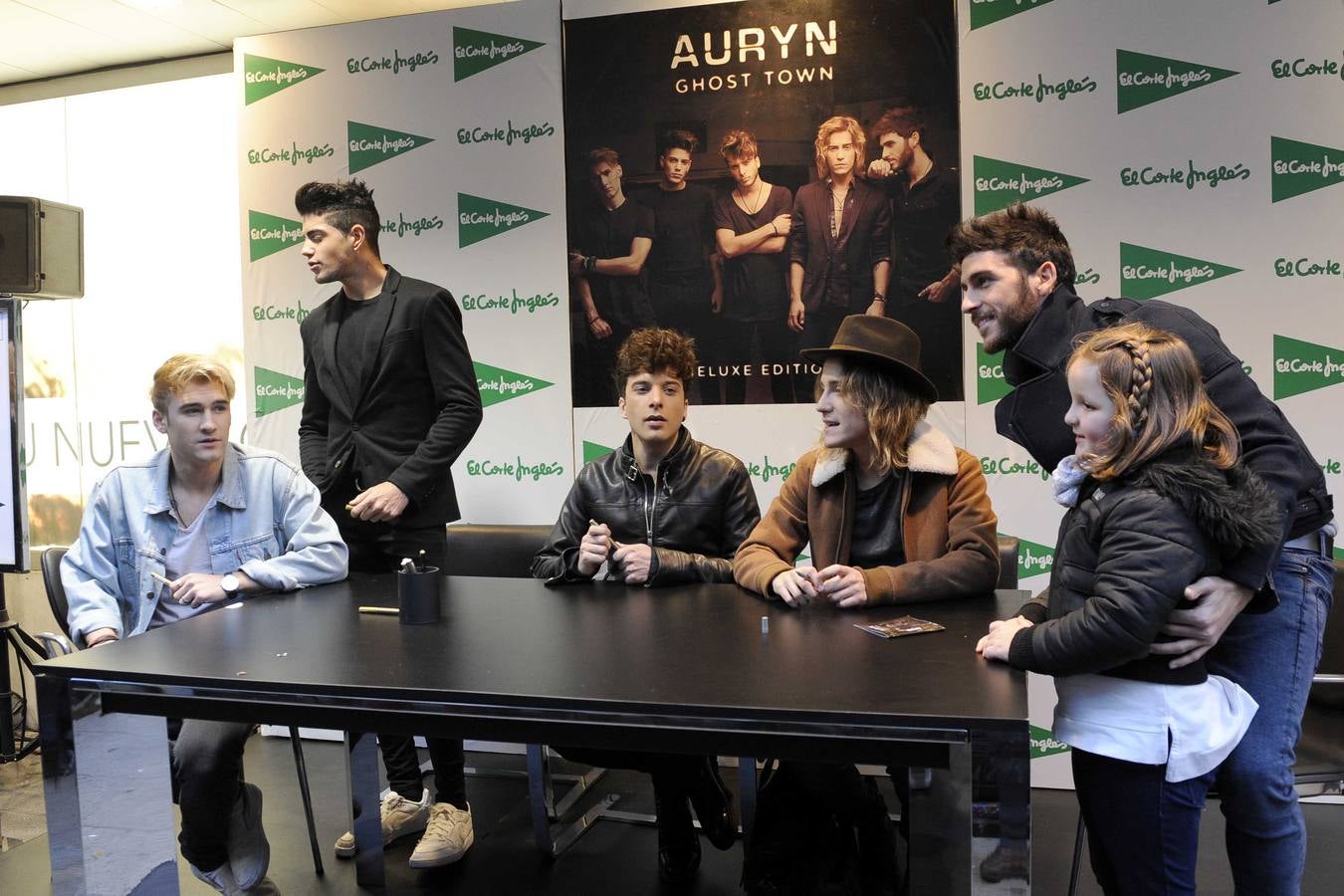 Firma de discos de Auryn en El Corte Inglés de Constitución