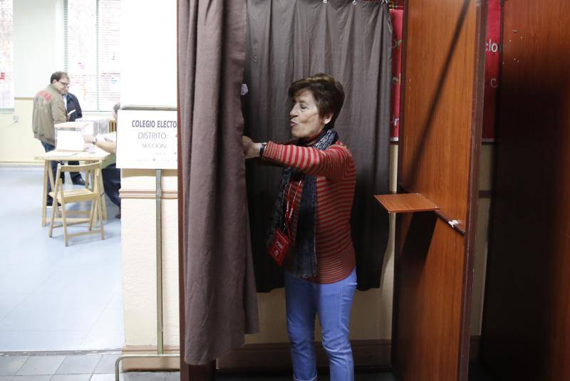 Primeras votaciones en Castilla y León