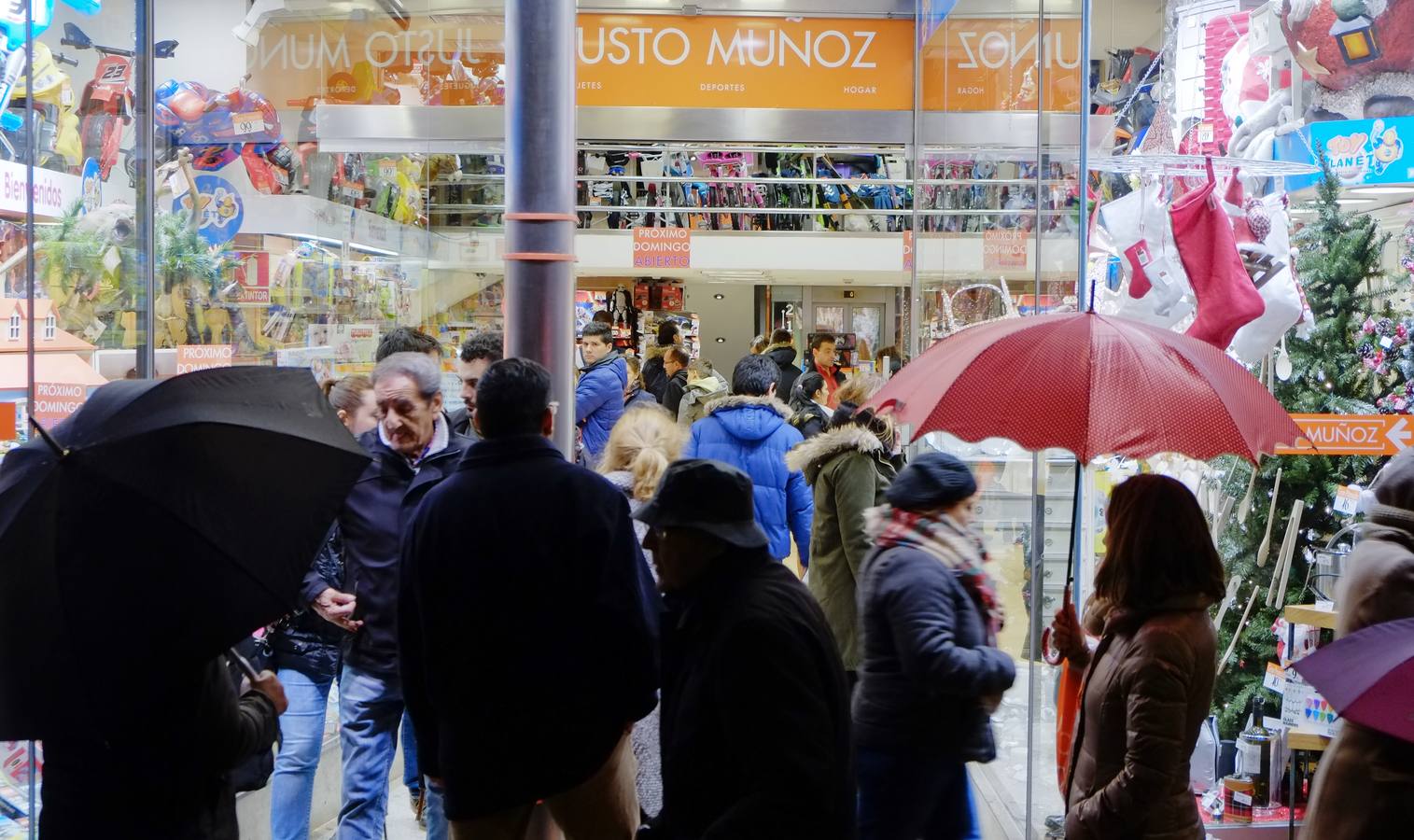 Último domingo comercial antes del día de Reyes en Valladolid