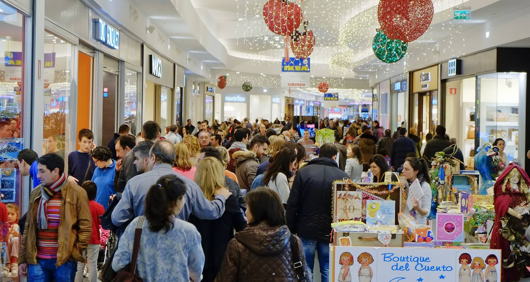 Último domingo comercial antes del día de Reyes en Valladolid