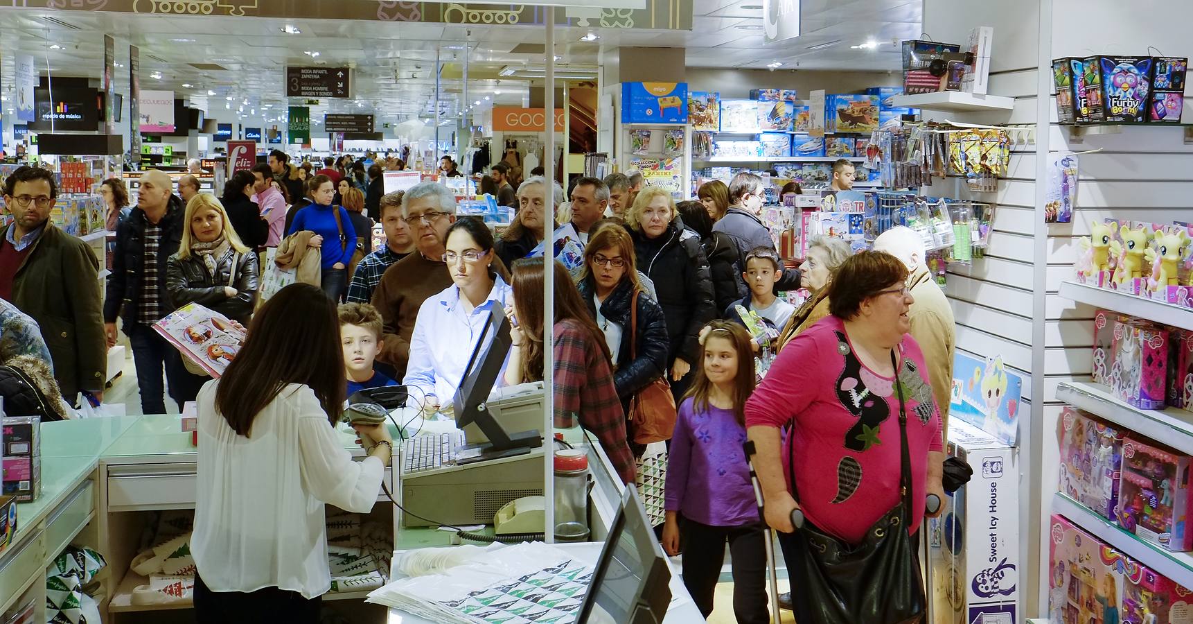 Último domingo comercial antes del día de Reyes en Valladolid