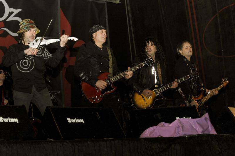 Música y hogueras contra el frío de la noche