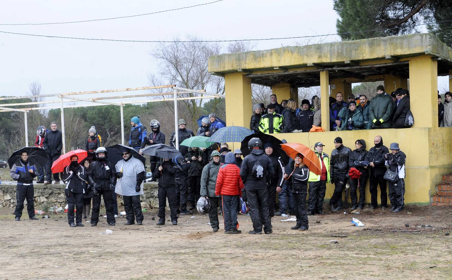 Despedida y entrega de trofeos a los inscritos en la Fiesta de la Moto 2016