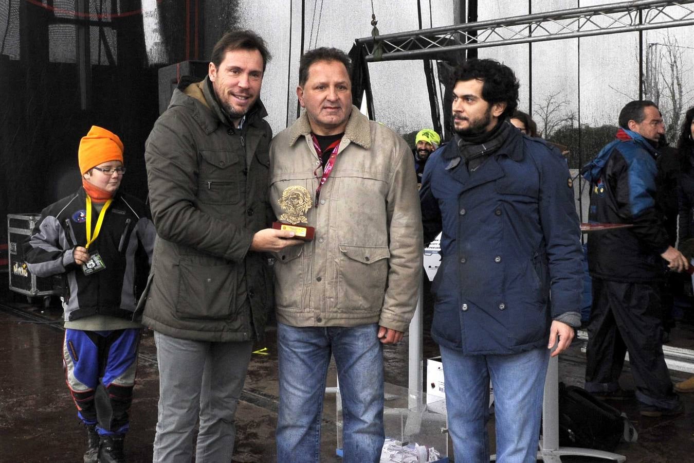 Despedida y entrega de trofeos a los inscritos en la Fiesta de la Moto 2016