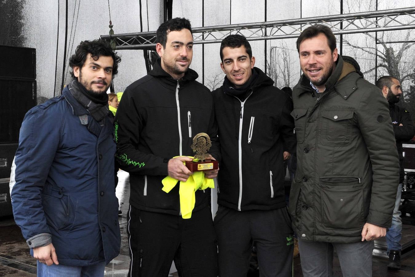 Despedida y entrega de trofeos a los inscritos en la Fiesta de la Moto 2016