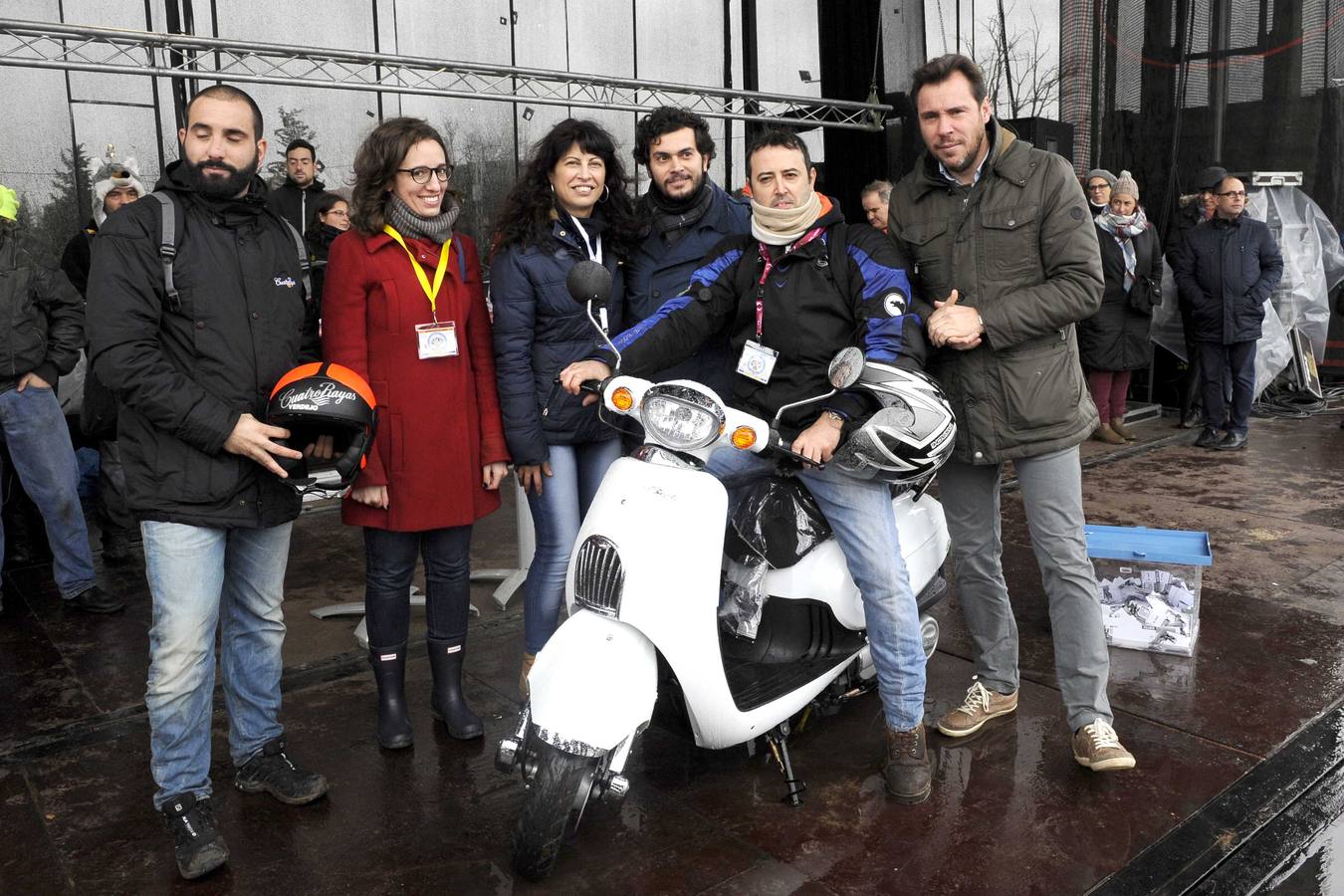 Despedida y entrega de trofeos a los inscritos en la Fiesta de la Moto 2016