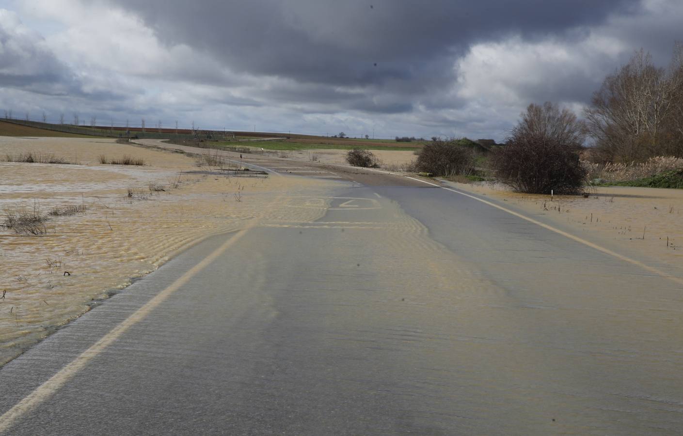 El Sequillo, desbordado en Villanueva de los Caballeros.