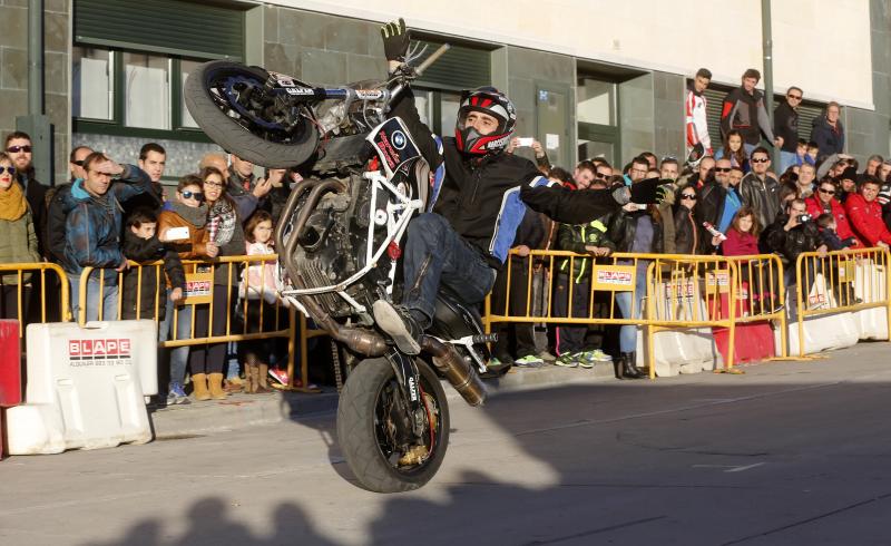 Acrobacias en la concentración Motauros 2016