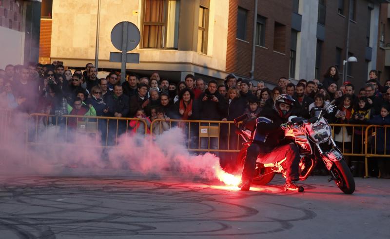 Acrobacias en la concentración Motauros 2016