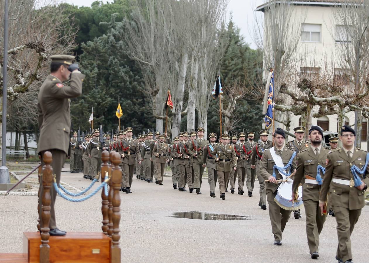 Desfile y condecoraciones en el cuartel Teniente Galiana (Valladolid)