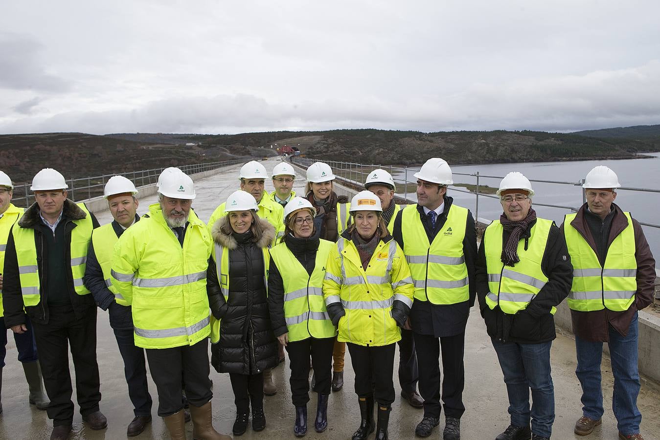 La ministra de Fomento visita las obras del Ave en Puebla de Sanabria (Zamora)