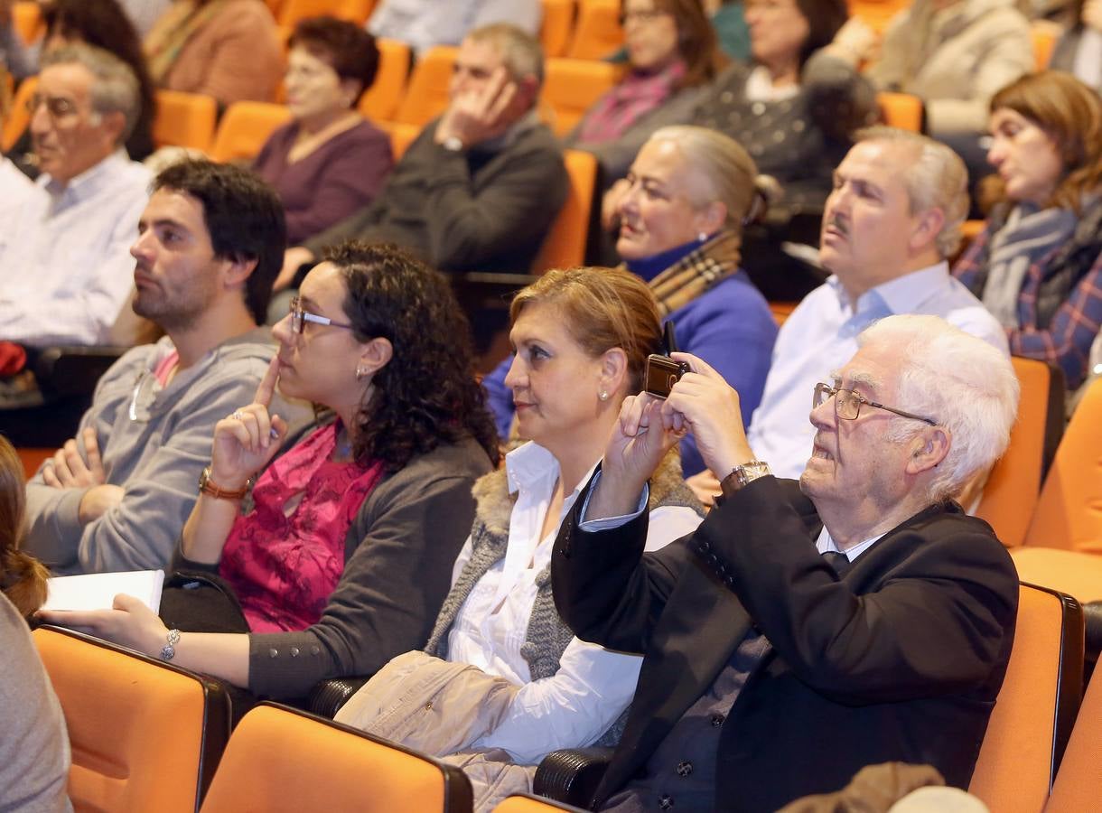 La psicóloga Ana Elúa en la Escuela de Padres de El Norte de Castilla