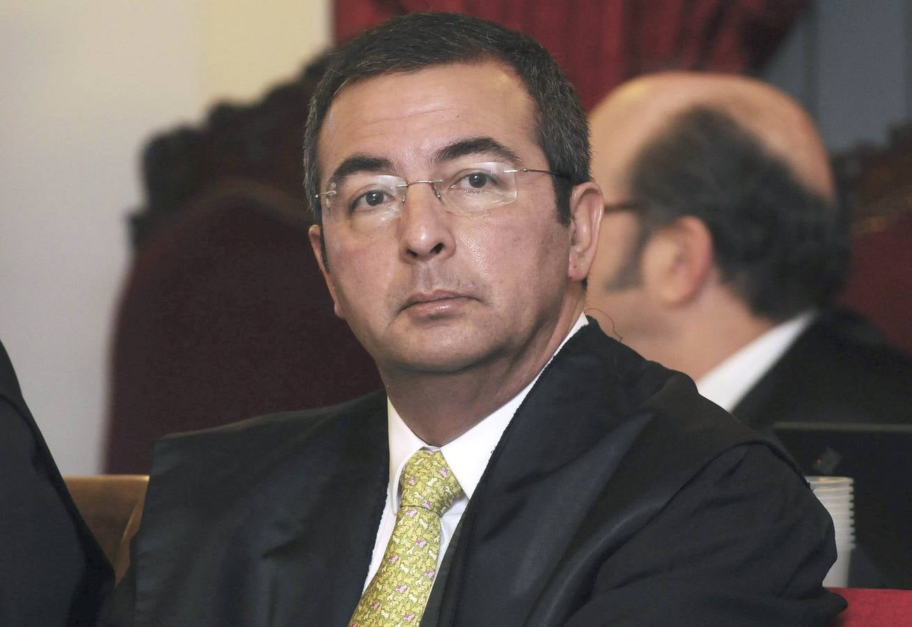 Fermín Guerrero, el abogado de la policía local Raquel Gago, una de las tres acusadas por el crimen de la presidenta de la Diputación de León Isabel Carrasco.