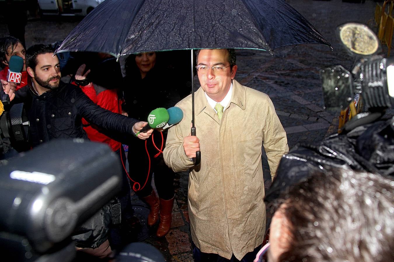 El letrado de Raquel Gago, Fermín Guerrero, llega a al Audiencia Provincial de León.