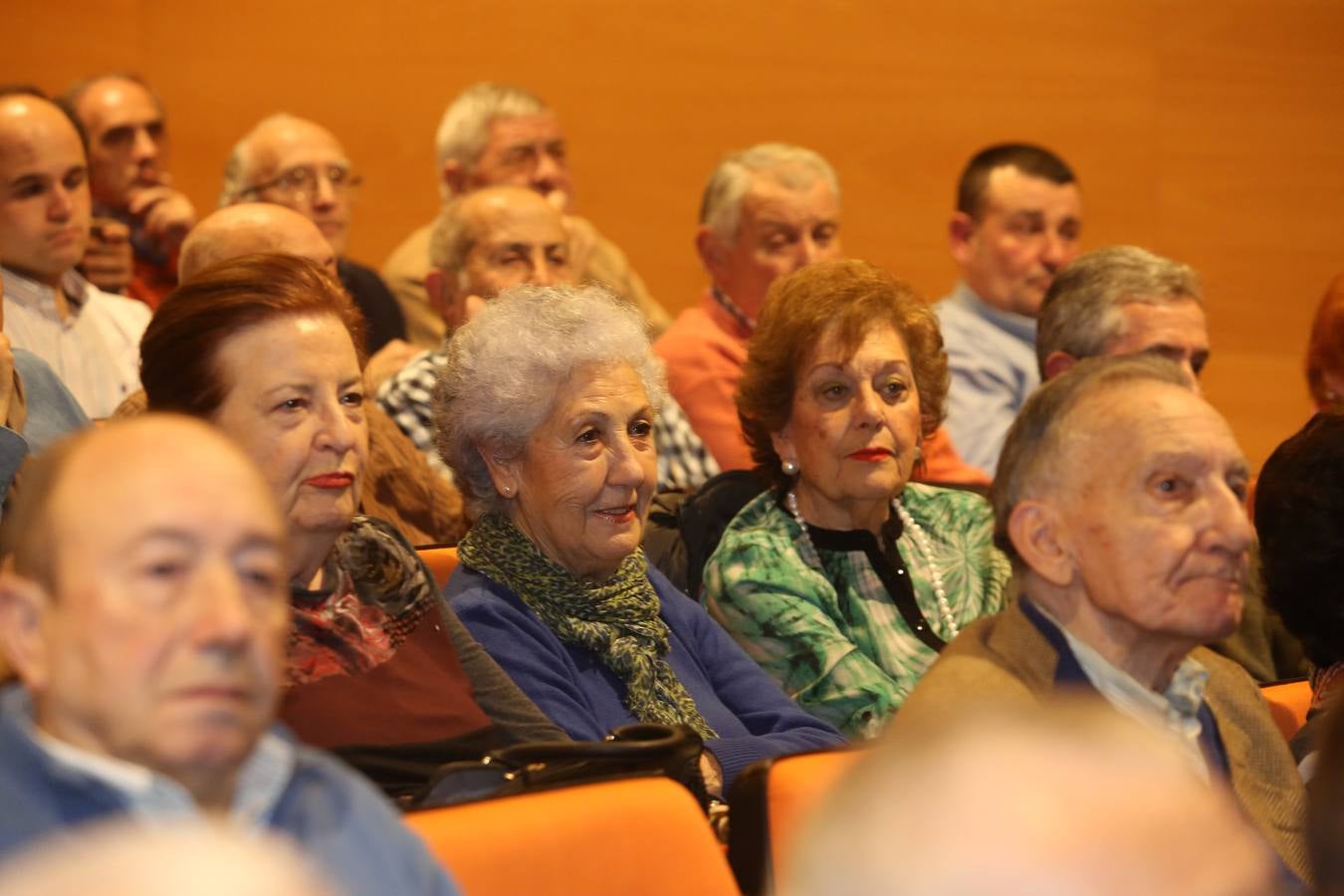 Tomás Rodríguez Bolaños, Javier León de la Riva y Óscar Puente participan en un coloquio sobre la tauromaquia