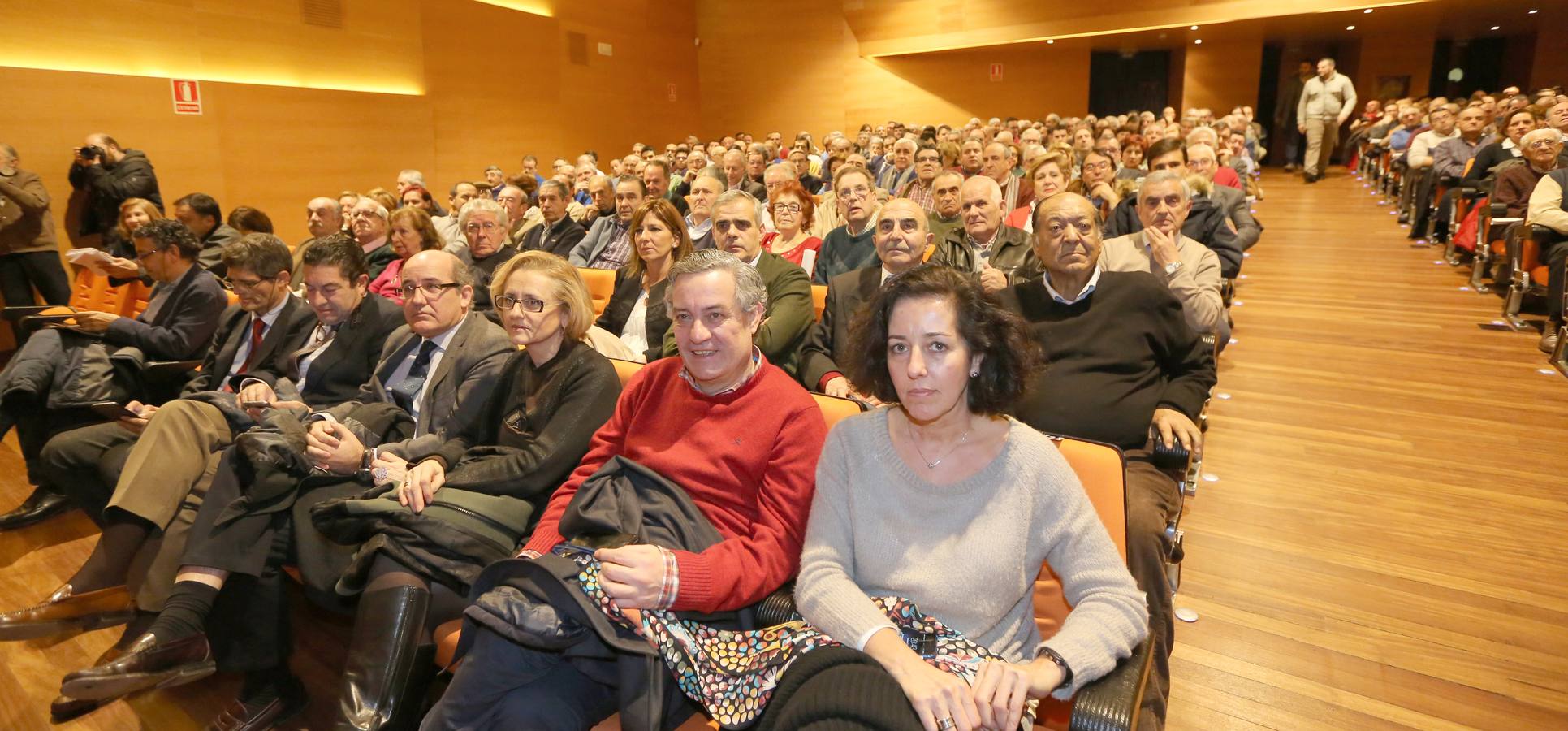 Tomás Rodríguez Bolaños, Javier León de la Riva y Óscar Puente participan en un coloquio sobre la tauromaquia
