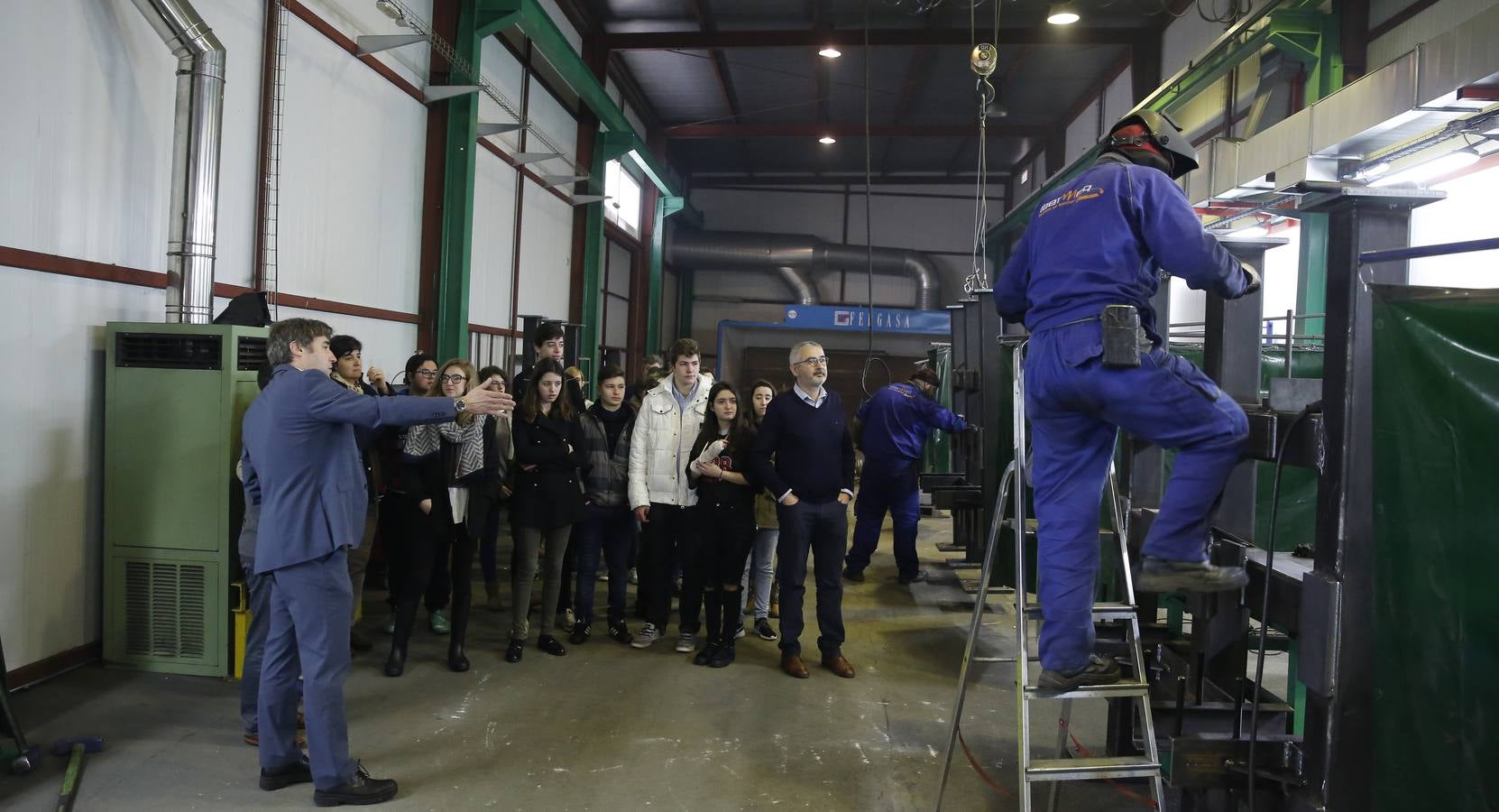 Alumnos del IES La Merced visitan las instalaciones de Ibermaq
