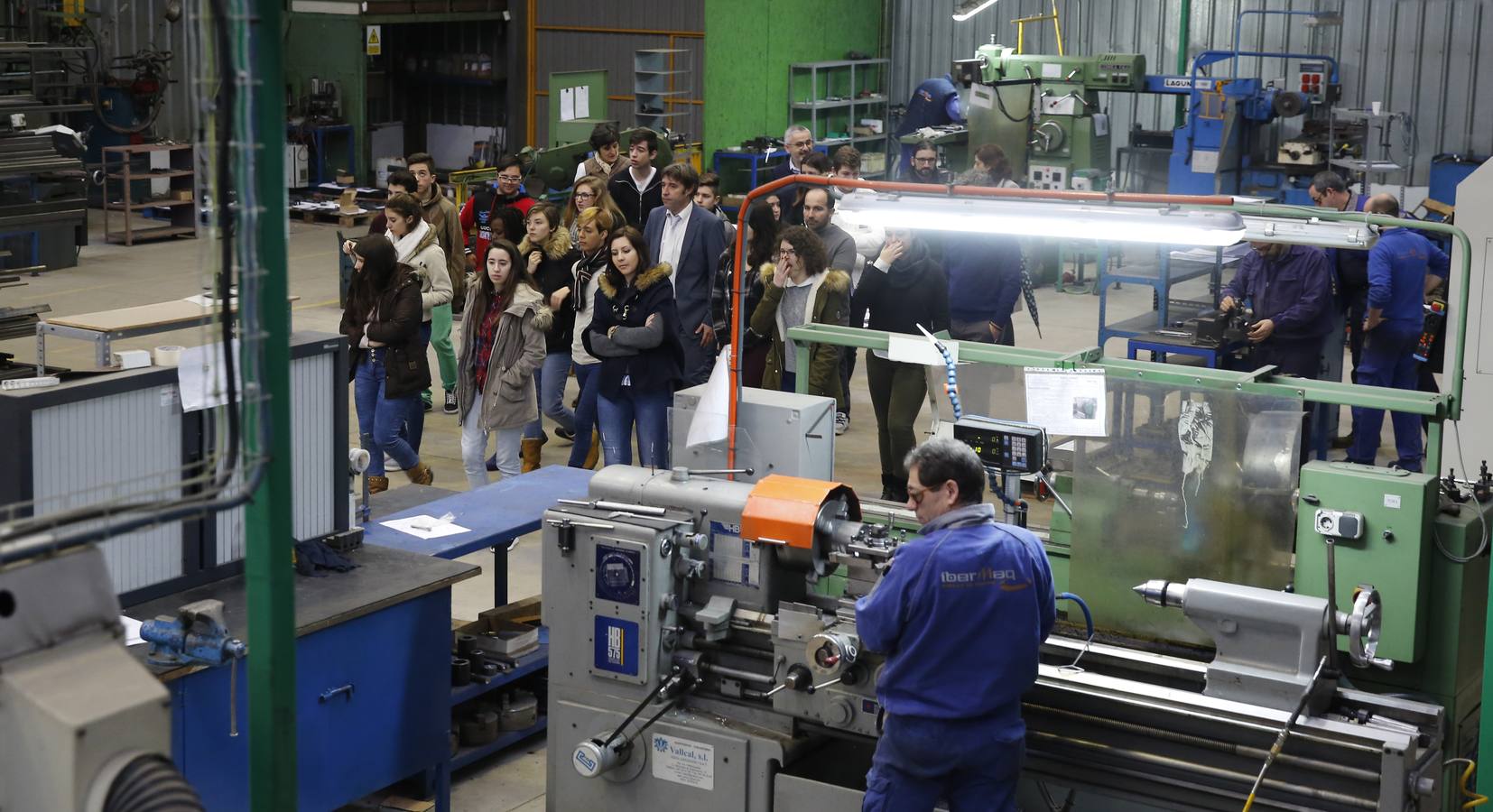 Alumnos del IES La Merced visitan las instalaciones de Ibermaq