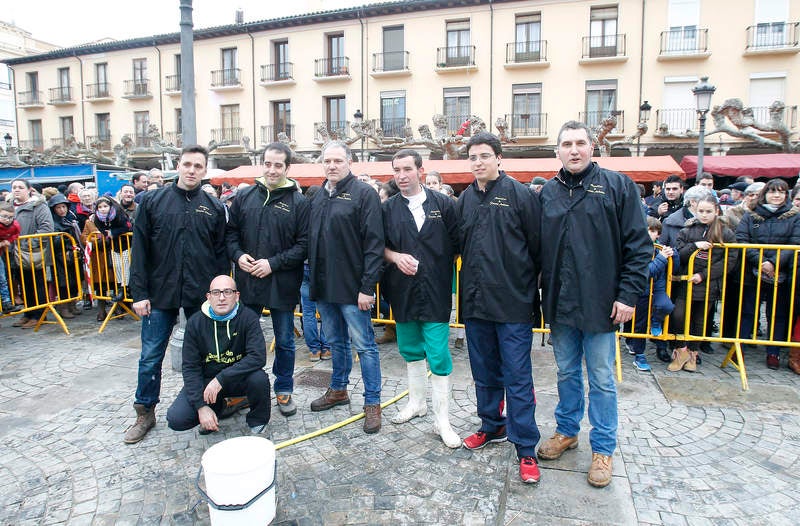 La matanza del cerdo protagoniza la fiesta de las Candelas en Palencia