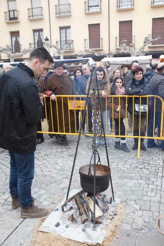 La matanza del cerdo protagoniza la fiesta de las Candelas en Palencia