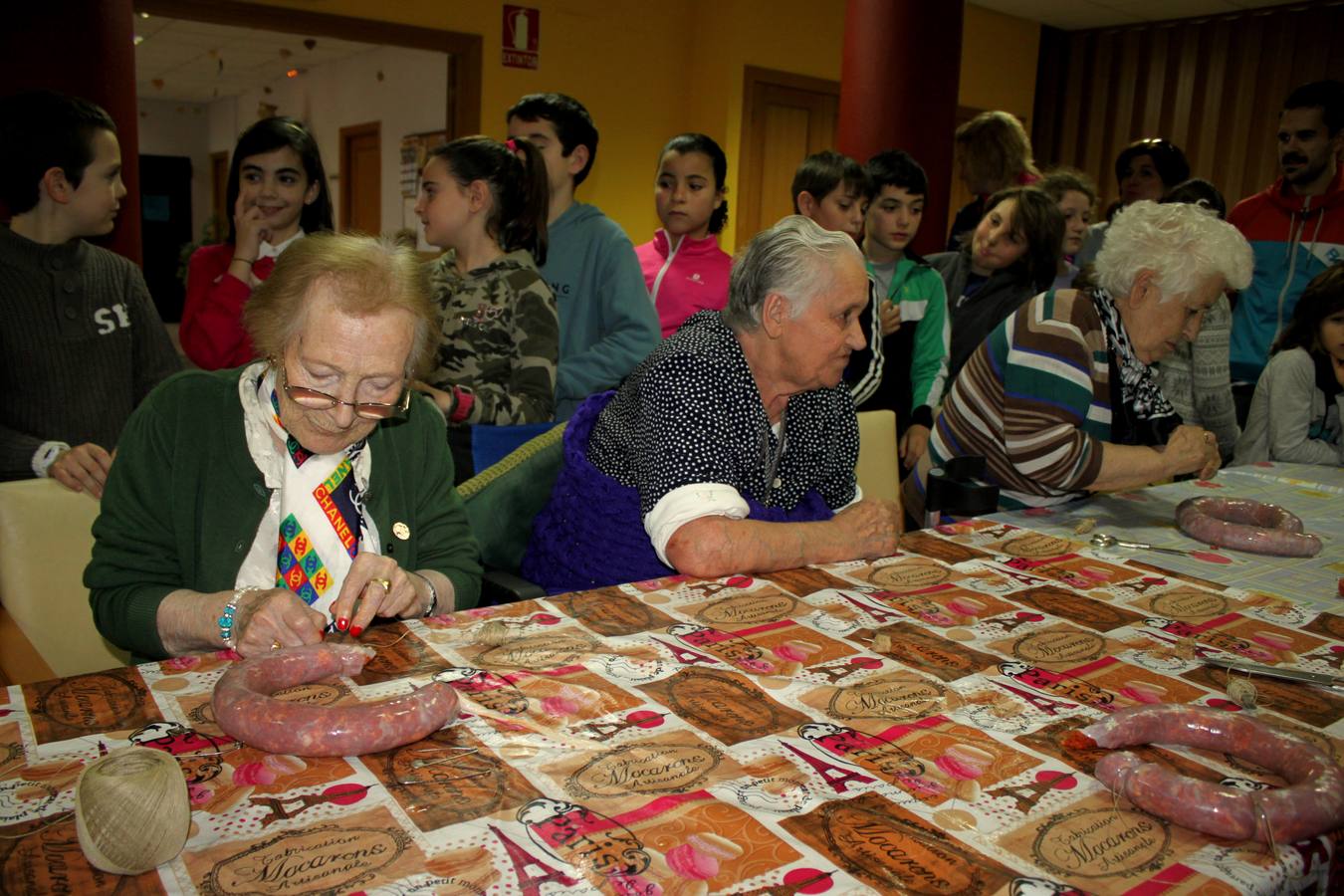 Fiesta de la Matanza en la residencia de mayores de Baltanás (Palencia)