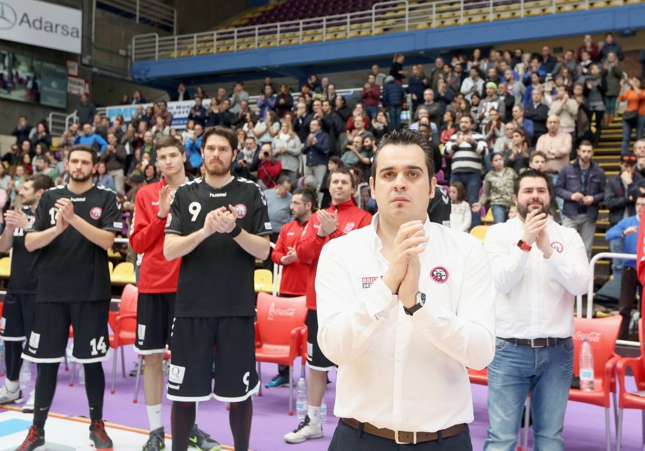 Homenaje a Quino Salvo y partido del Brico Dêpot