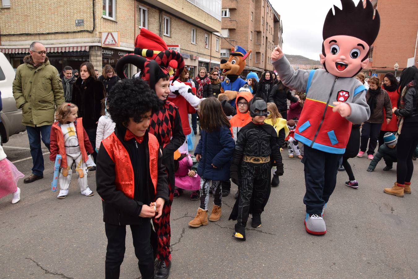 La Patrulla Canina visita el Carnaval de Guardo (Palencia)