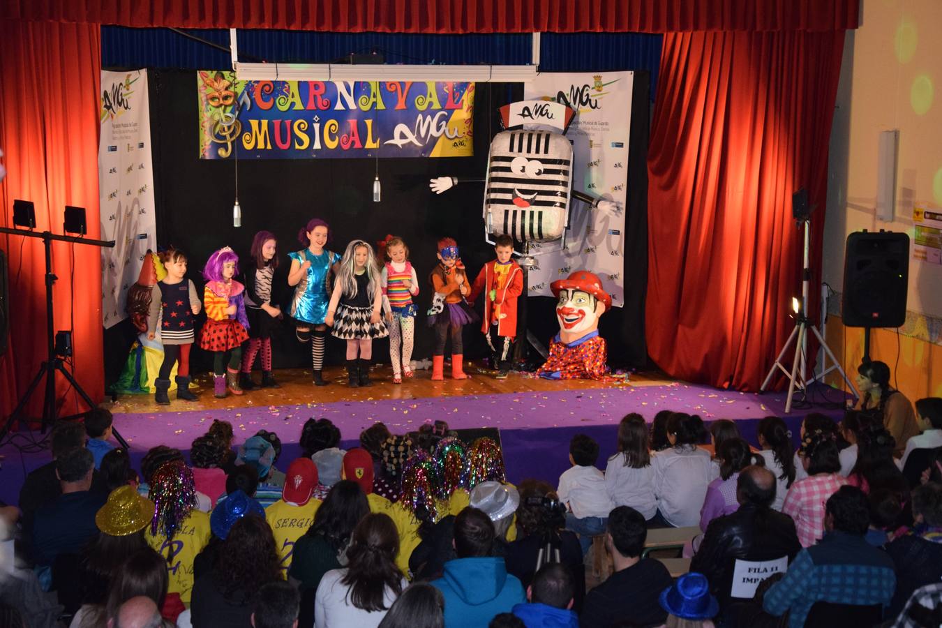 Concurso de chirigotas en los carnavales de Guardo (Palencia)