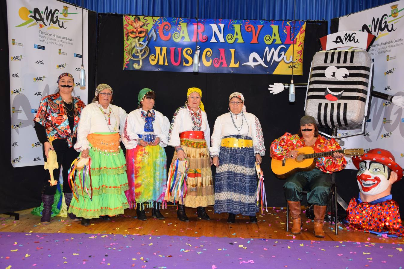Concurso de chirigotas en los carnavales de Guardo (Palencia)