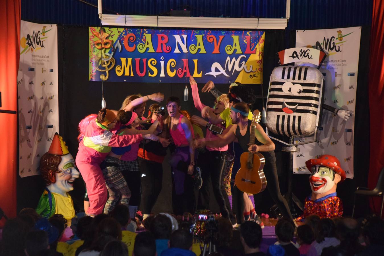 Concurso de chirigotas en los carnavales de Guardo (Palencia)