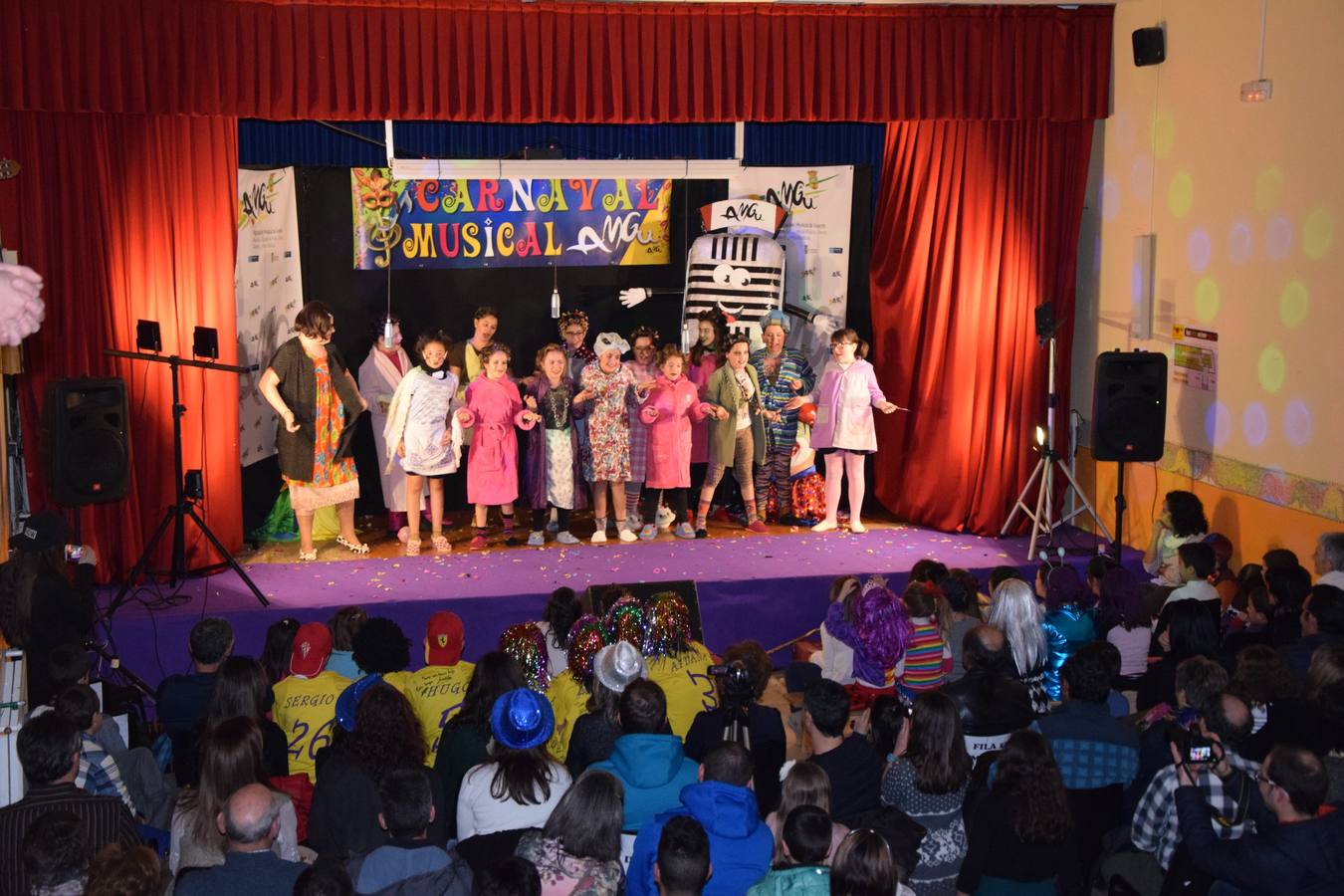 Concurso de chirigotas en los carnavales de Guardo (Palencia)