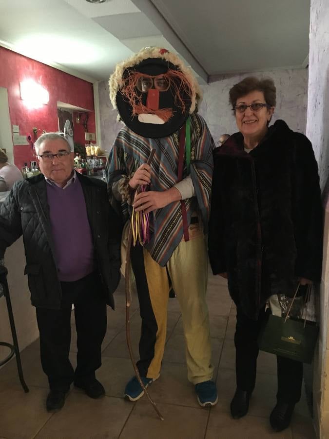 Tradicional salida del &#039;perrero&#039; en Mota del Marqués (Valladolid)