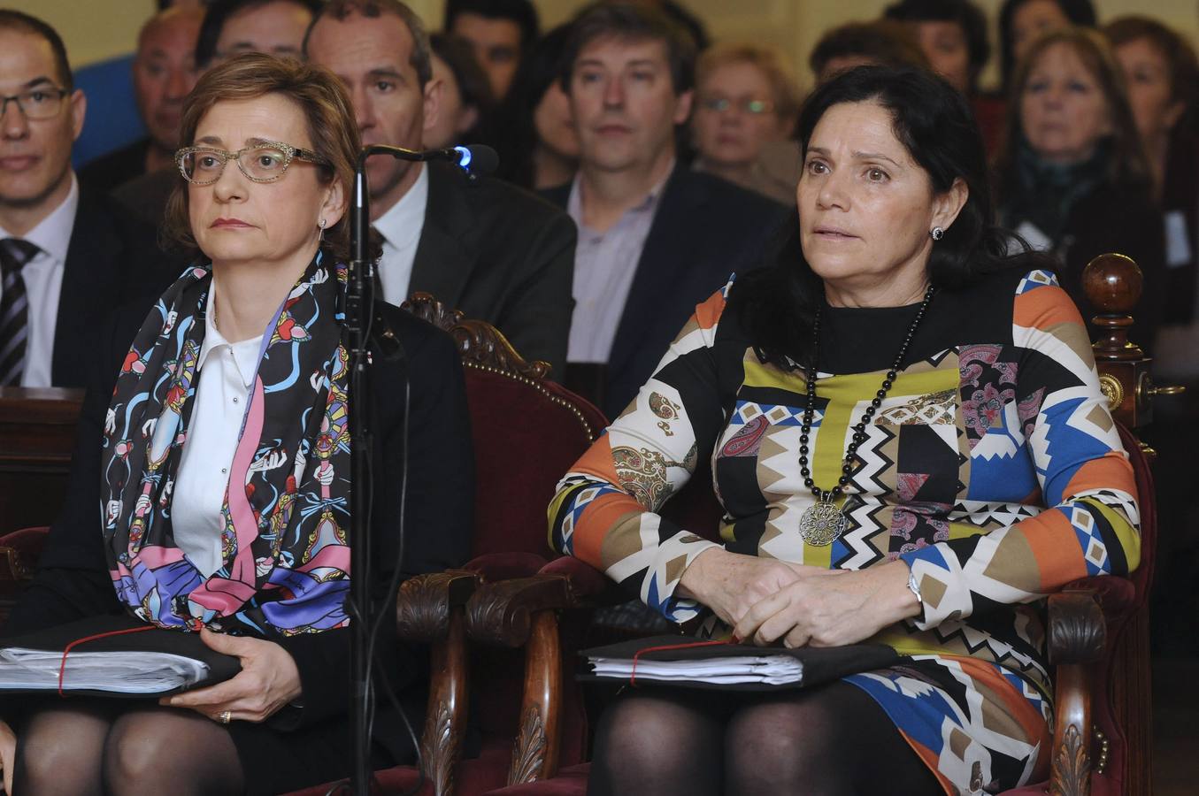 Las médicas forenses Jacoba Hernáiz (i) y Julia Martín (d).