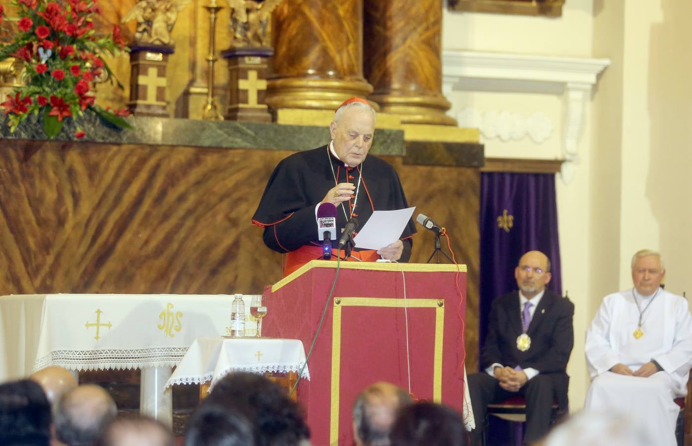 Carlos Amigo pronuncia el pregón de la Semana Santa de la cofradía de Nuestro Padre Jesús Nazareno