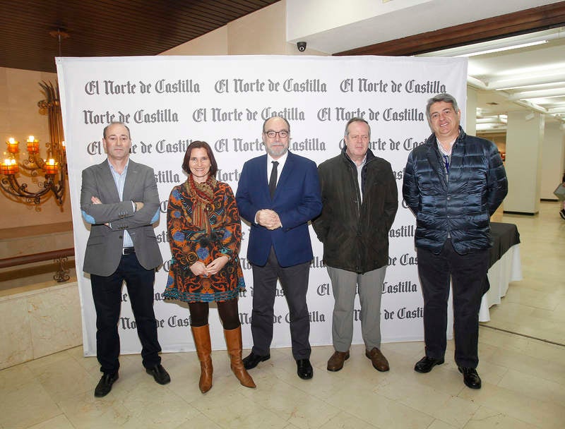 Inauguración de la exposición &#039;Un año en imágenes 2015&#039; de Palencia (1/2)