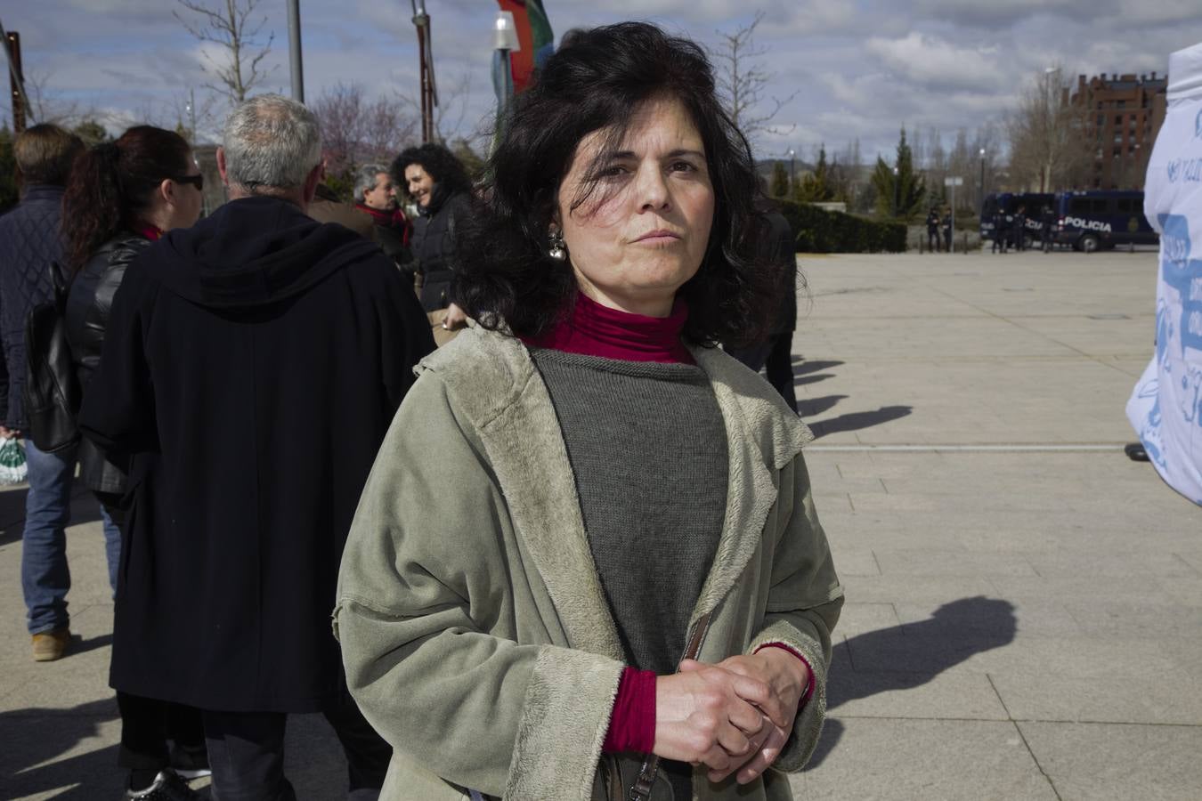 Protesta de ganaderos a las puertas de las Cortes de Castilla y León por la crisis del sector lácteo