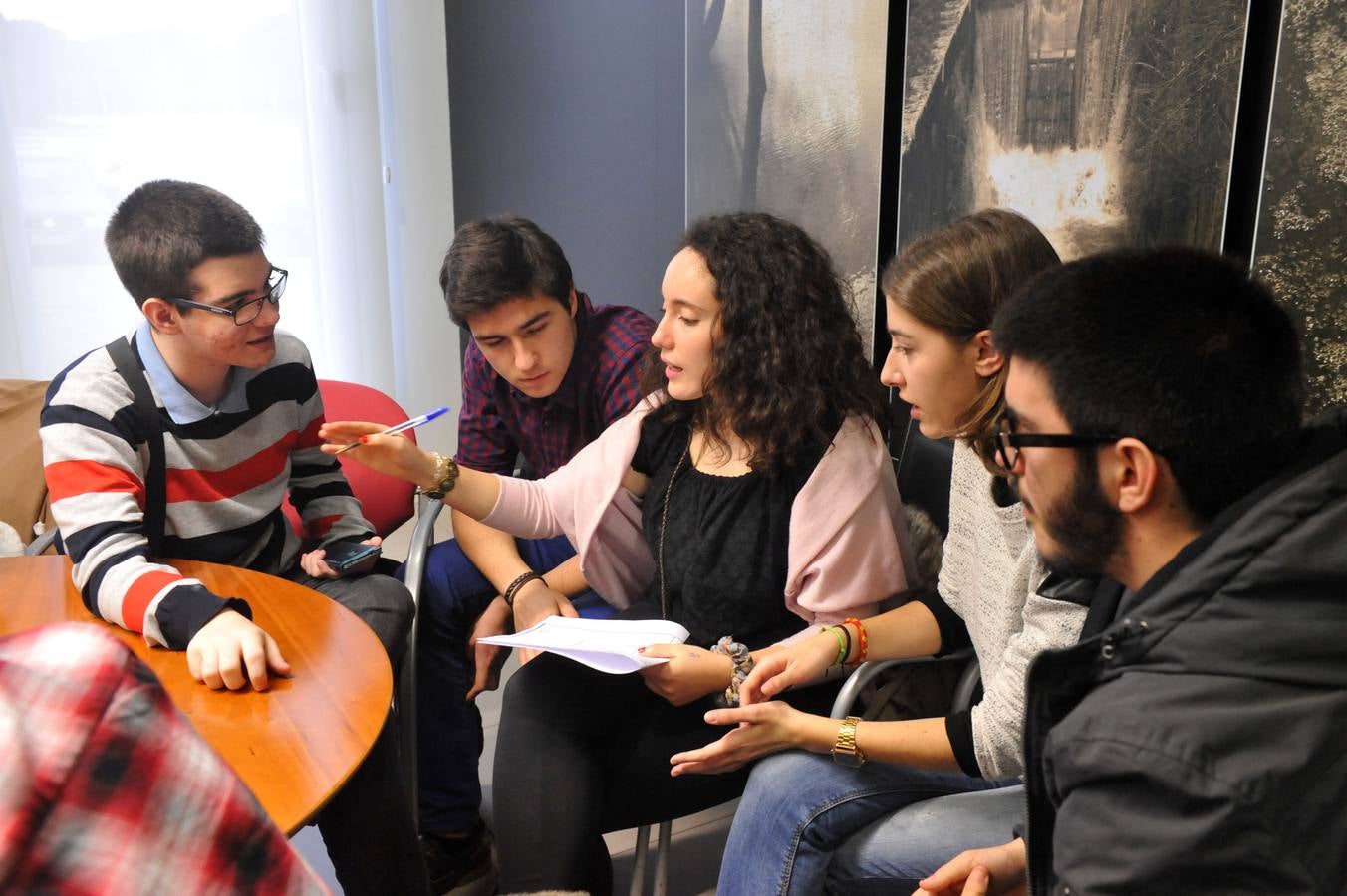 Alumnos del IES Jiménez Lozano de Valladolid visitan Grupo Tecopy dentro del programa STARTinnova