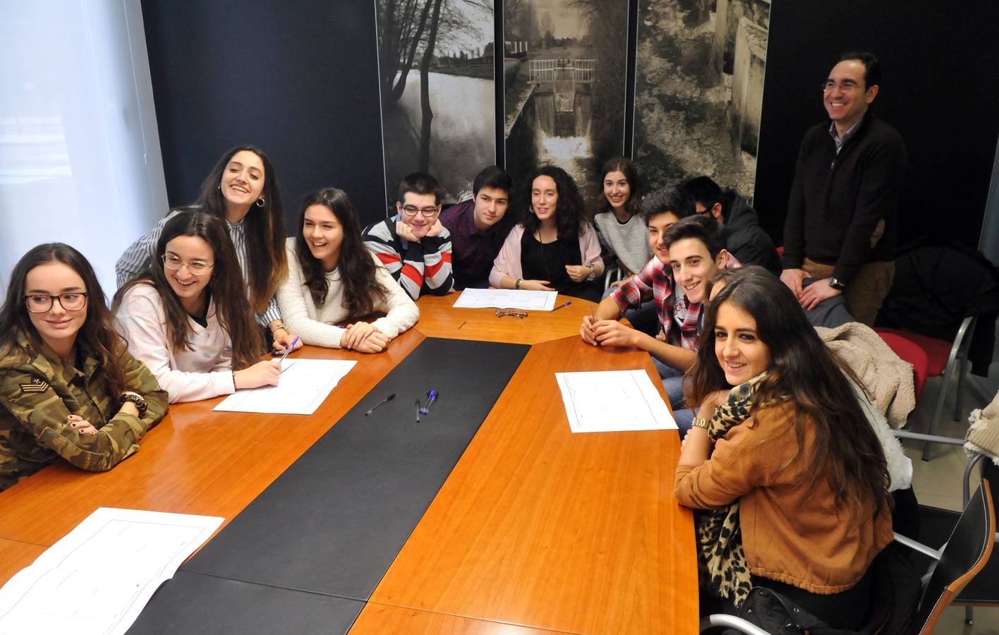 Alumnos del IES Jiménez Lozano de Valladolid visitan Grupo Tecopy dentro del programa STARTinnova