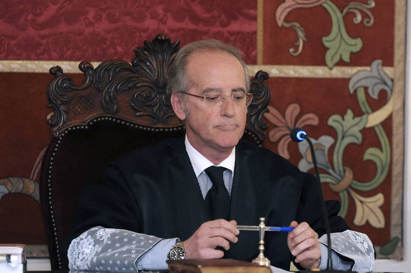 El juez Carlos Álvarez, durante la lectura del veredicto por parte del jurado.