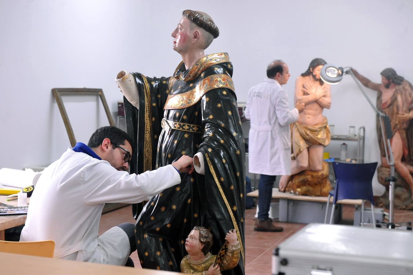 Últimos retoques a las obras de la muestra de Las Edades del Hombre en Toro (Zamora)