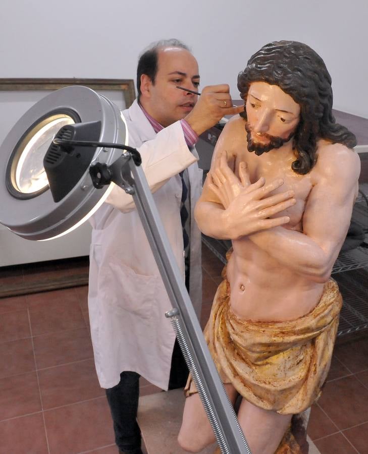 Últimos retoques a las obras de la muestra de Las Edades del Hombre en Toro (Zamora)