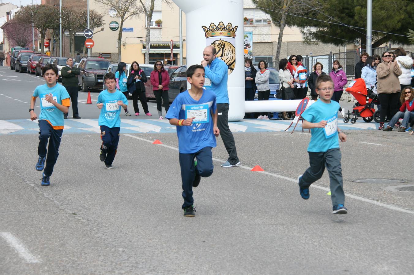 Alumnos del colegio Santa Clara de Cuéllar corren a favor de Unicef