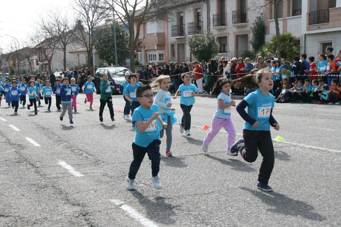 Alumnos del colegio Santa Clara de Cuéllar corren a favor de Unicef