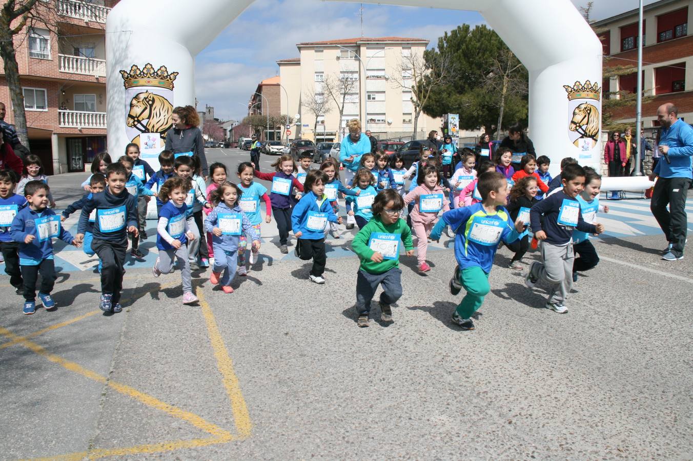 Alumnos del colegio Santa Clara de Cuéllar corren a favor de Unicef