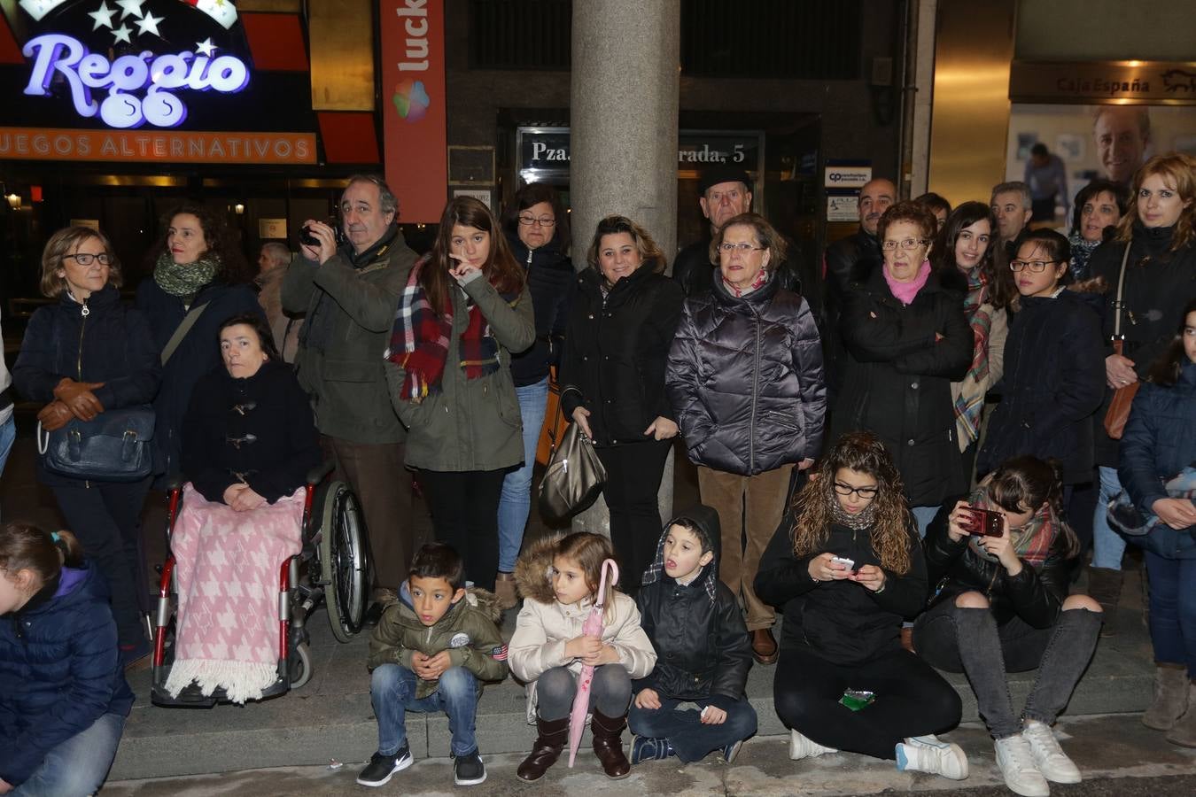 Si estuviste en la Procesión del Rosario del Dolor, búscate en la fotos (1/2)